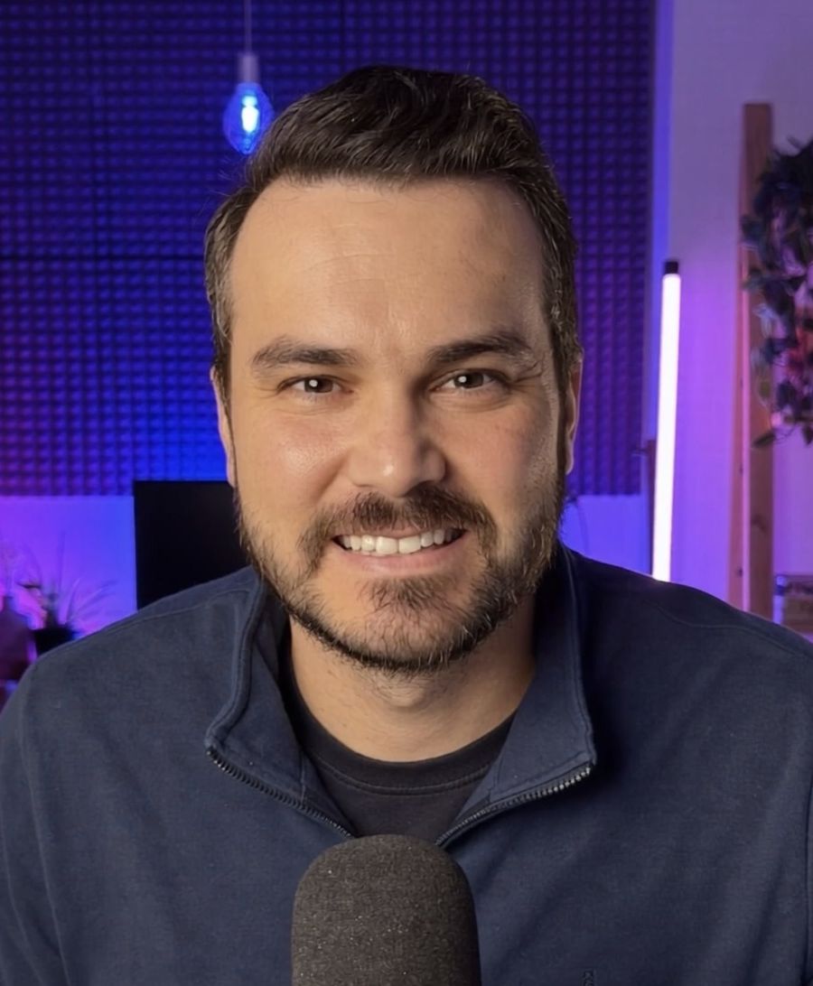 Diogo P Pedro in the studio